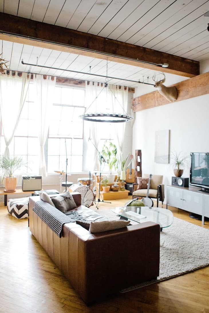 5 Really Great Reasons to Float The Furniture in Your Living Room